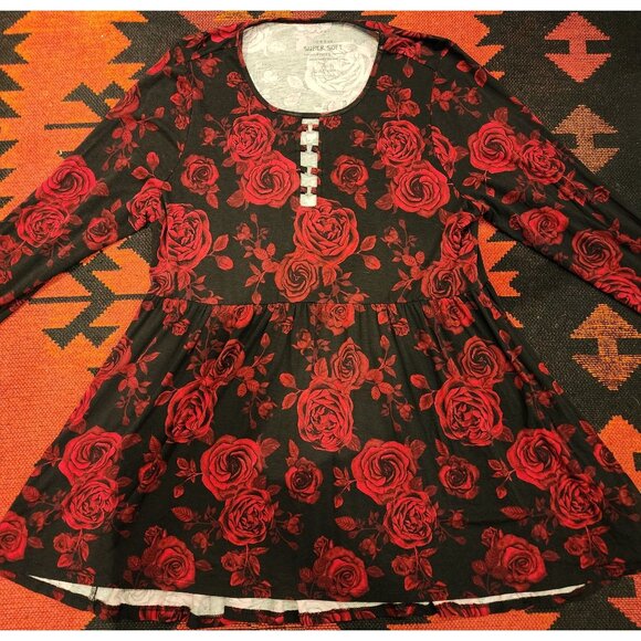 Torrid Super Soft Black & Red Rose Print Long Sleeve Tunic Top Size 1 - Picture 3 of 13